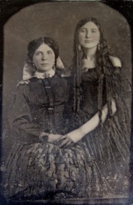 Olive Elizabeth Kennedy (on right). Courtesy of the collection of the Gorgas House Museum.