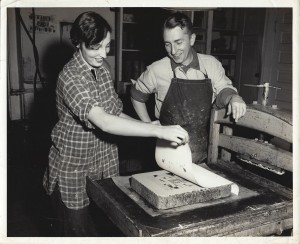 Barbara Pennington proofing a lithograph print with Professor Richard Zoellner.