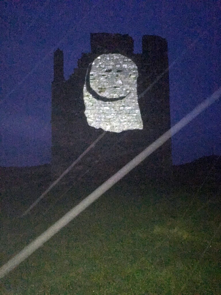 Design projection-mapped onto O'Brien's Castle on Inis Oírr by Jane Cassidy.